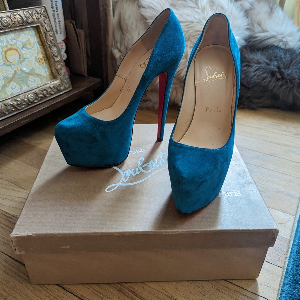 Christian Louboutin Daffodile Platform Heels - Teal Suede - 36.5 - EUC w/Box